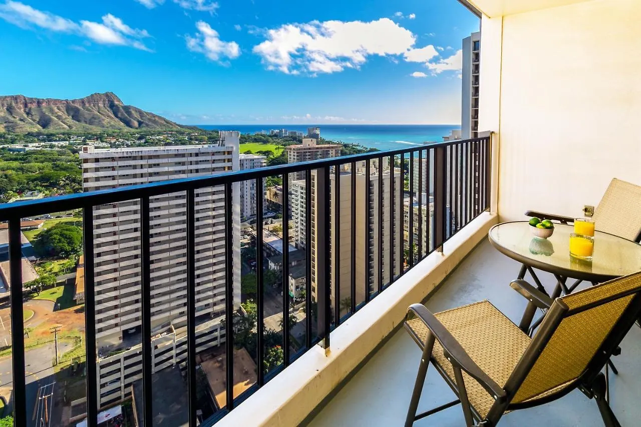 Diamond Head & Ocean View Gem Near Waikiki Beach, Parking'S On Us Honolulu Apartment